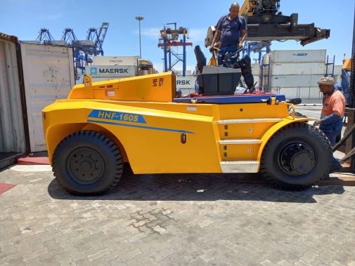 16 ton forklift 1