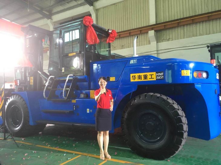 Save 30% Fuel Consumption Of 25t CVT Forklifts