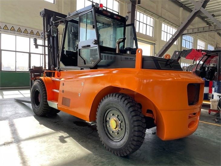 16 TON Forklift Compact Color Orange