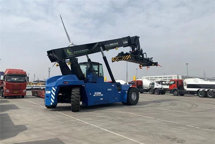 SOCMA Pure Electric Reach Stacker