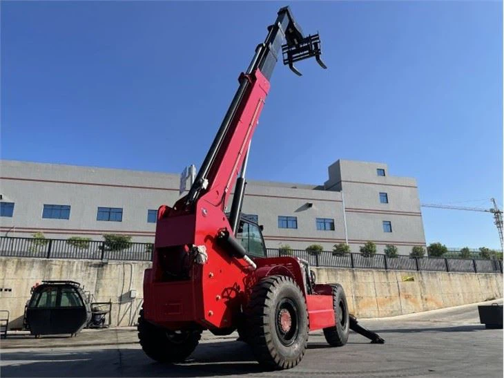 Telescopic Forklift Machine SOCMA Machine HNT Telehandler